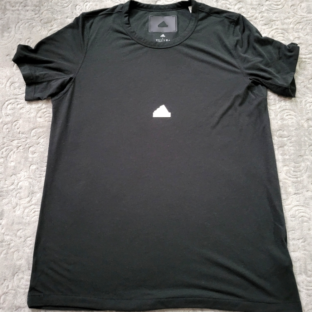 Adidas Tshirt